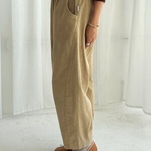 Le Bon Shoppe Corduroy Arc Pants in Tan Khaki